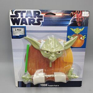 Star Wars Yoda Halloween Pumpkin Decorating Kit Jack O'Lantern Push in Pieces